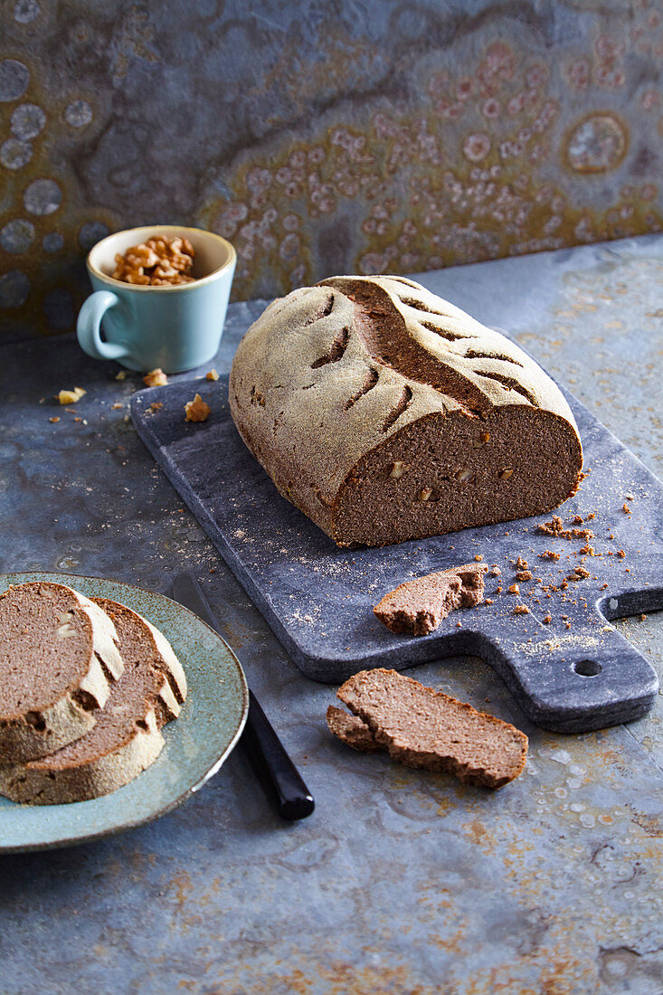 Walnut bread with ricotta (low carb)