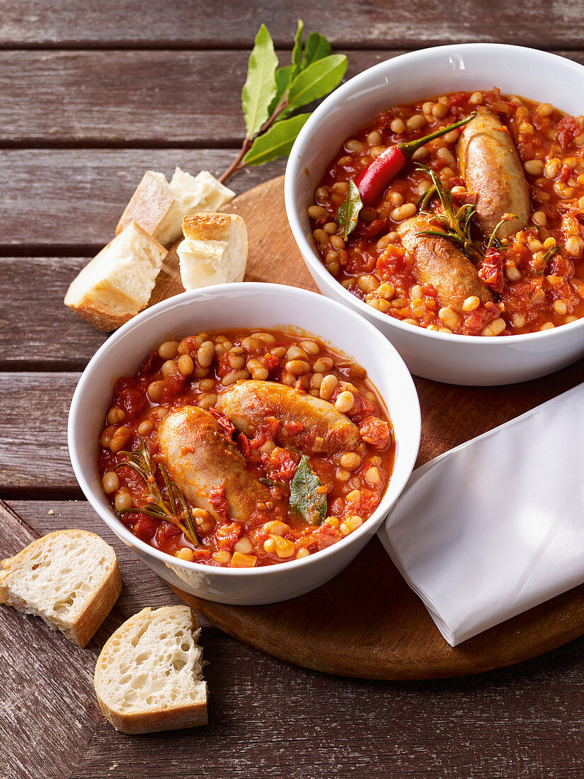 Spicy bean stew with sausages