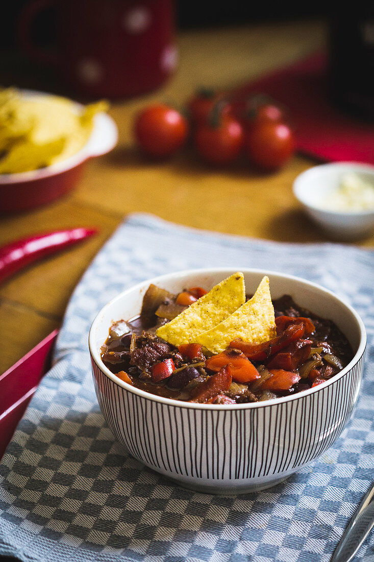 Chili con Carne mit Tortillachips