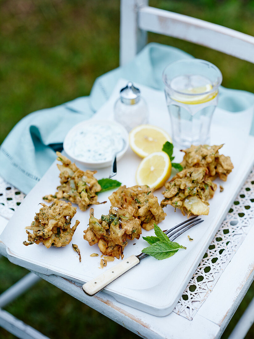 Pakora mit Raita (Indien)