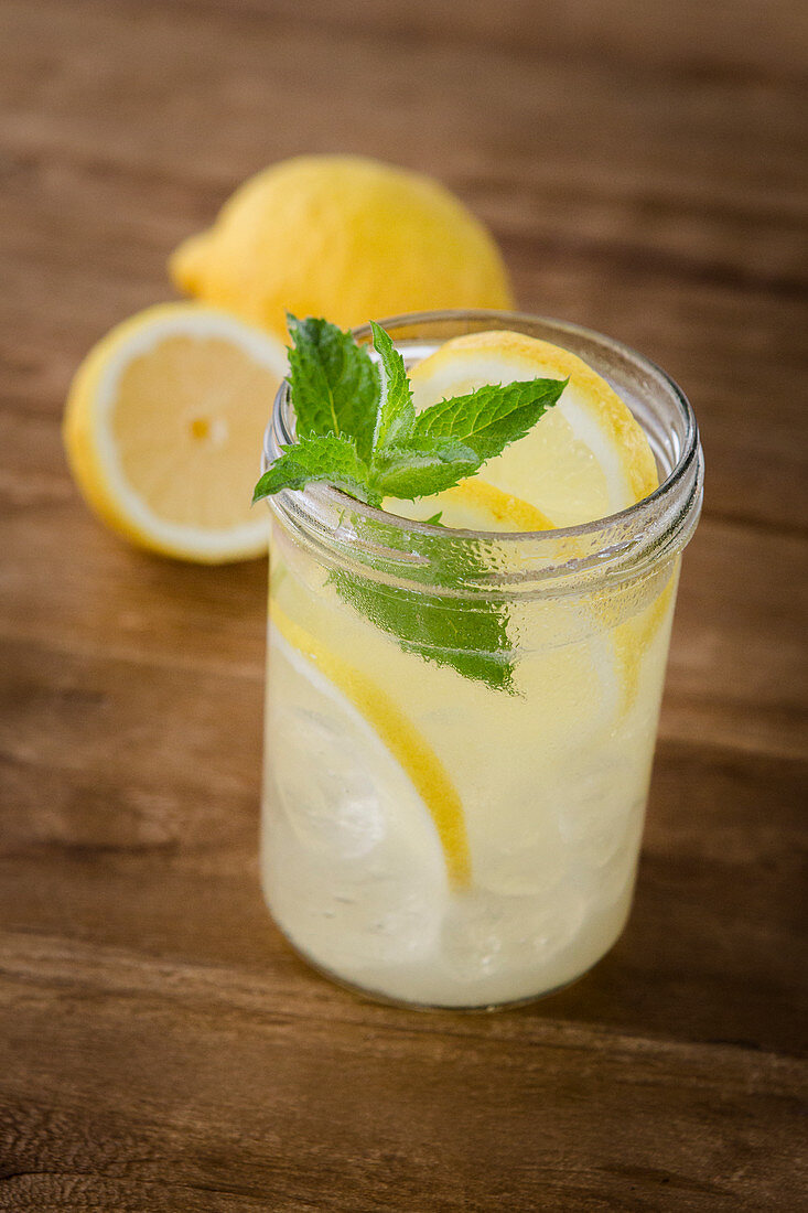 Lemonade with mint