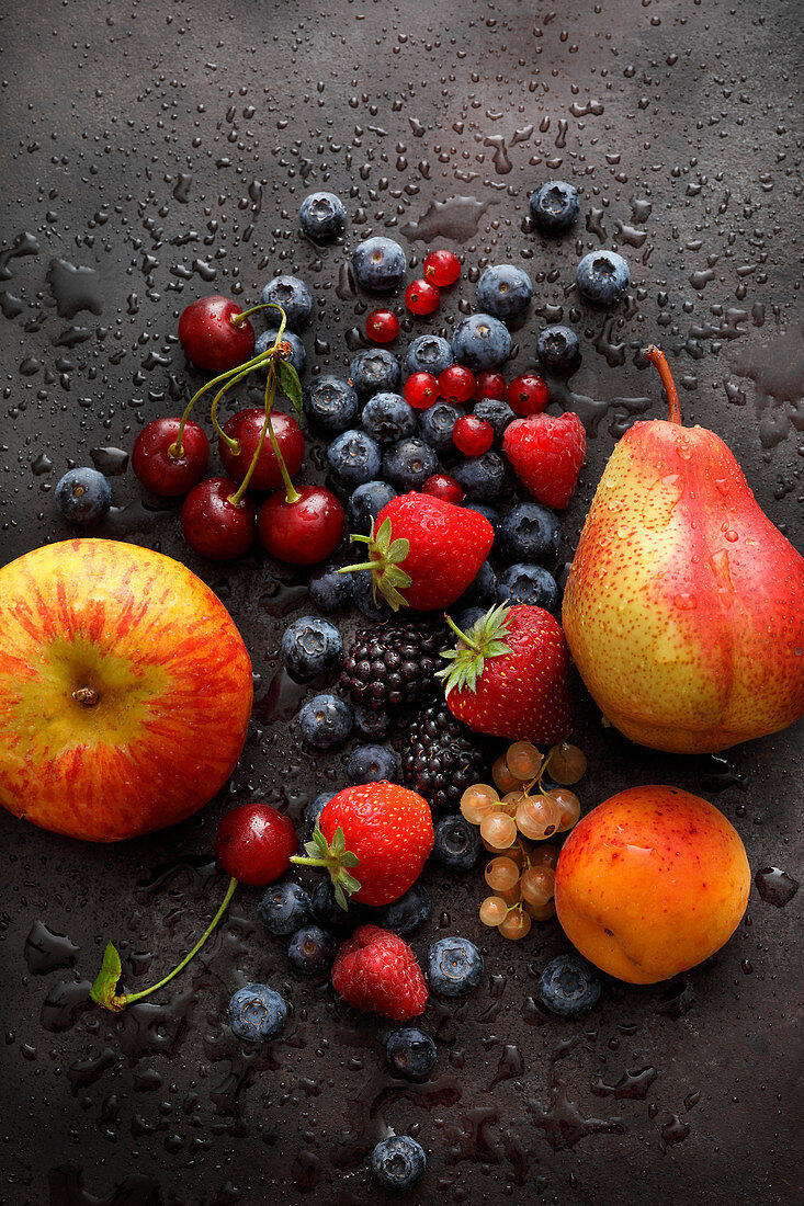 Frische Früchte und Beeren