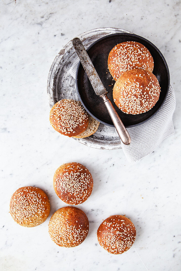 Low carb bread rolls with sesame seeds