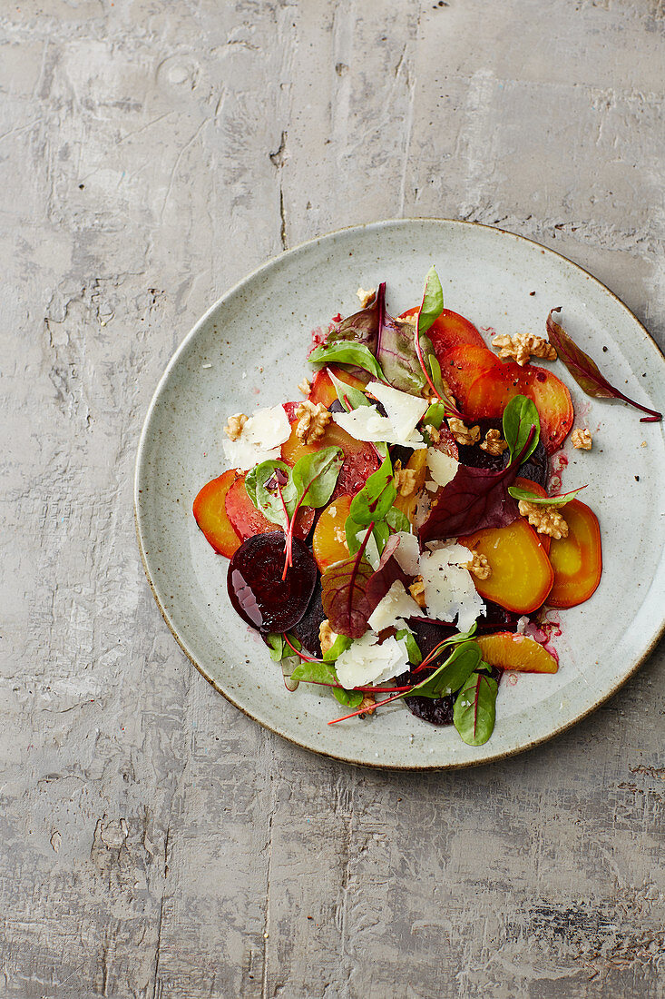 Colourful beet salad with goat's cheese and walnuts