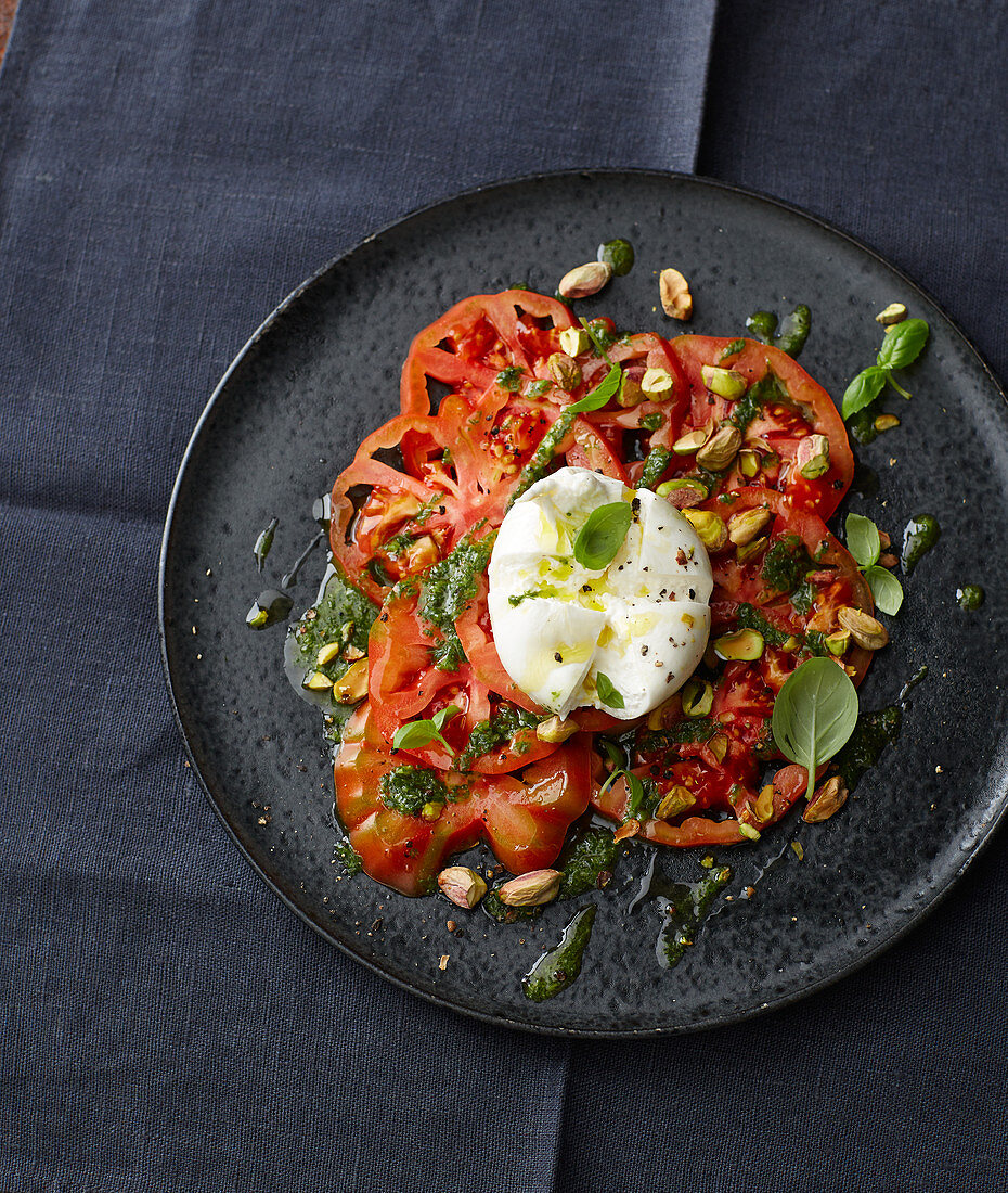 Beefsteak tomatoes with burrata