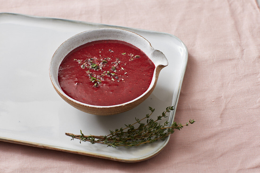 Süße Brombeer-Vinaigrette mit Thymian