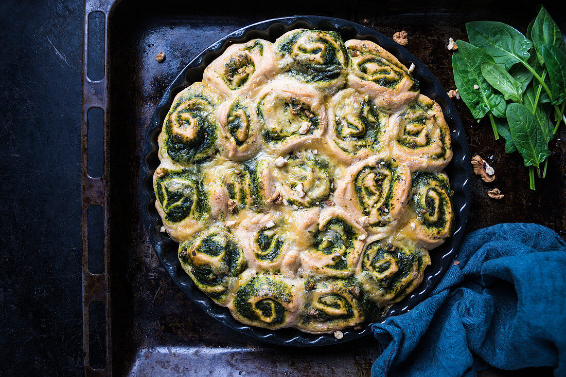 Vegan yeast rolls stuffed with spinach and walnuts