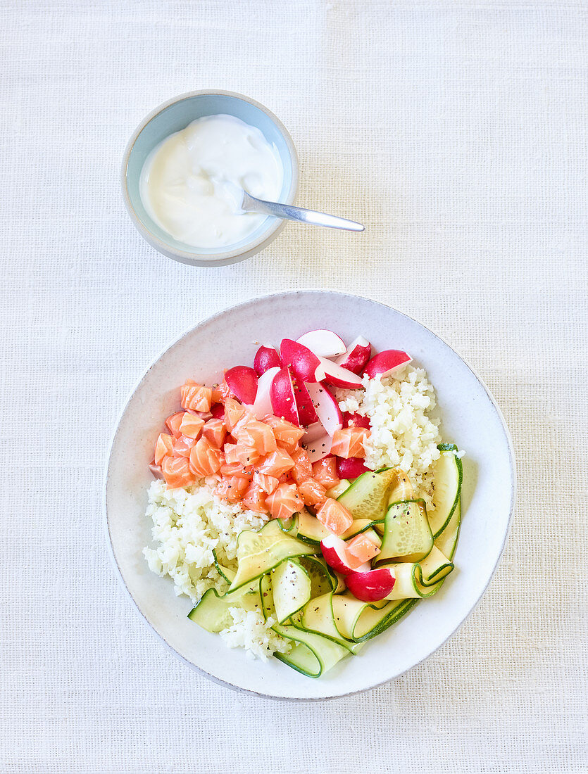 Poke Bowl mit Blumenkohlreis