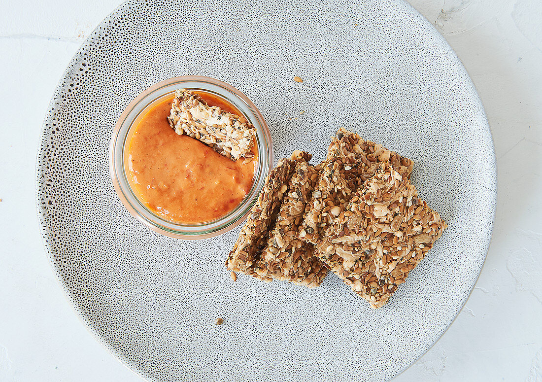 Pepper and cashew nut spread