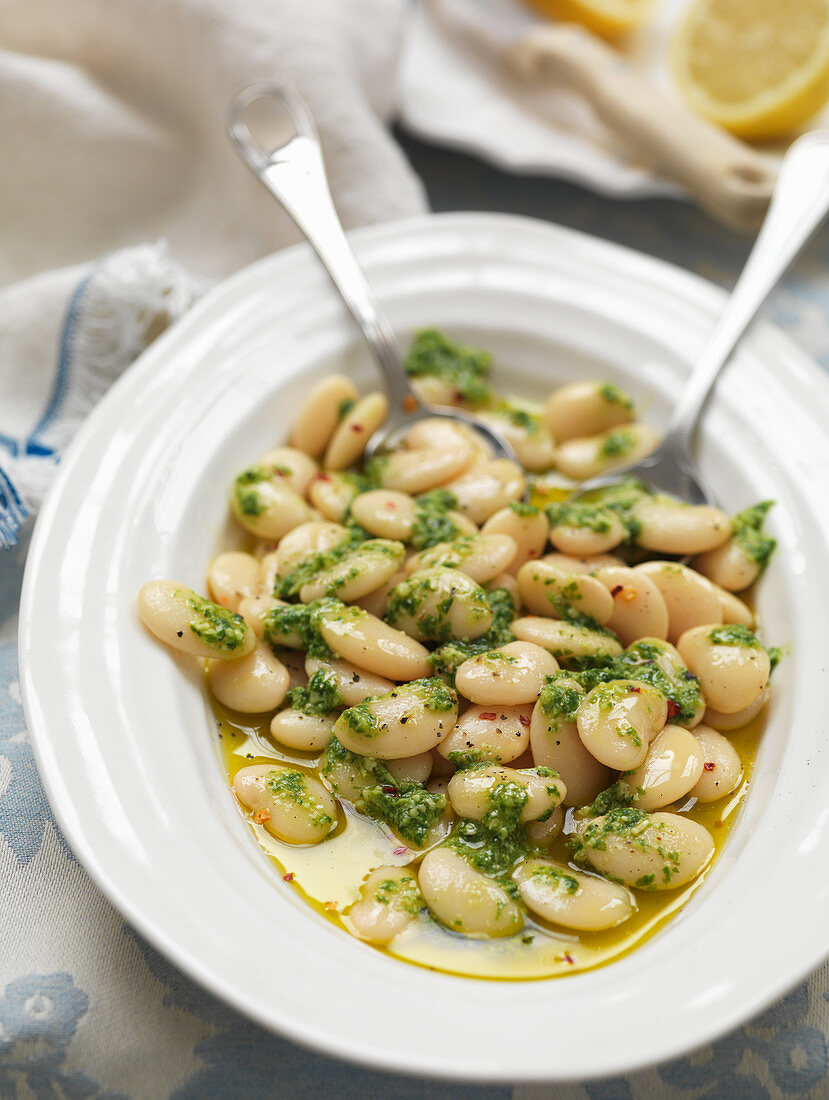 Butter bean salad with pesto