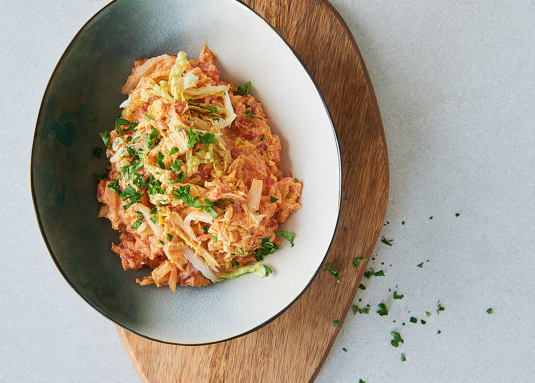 A Chinese cabbage and tomato medley with sour cream