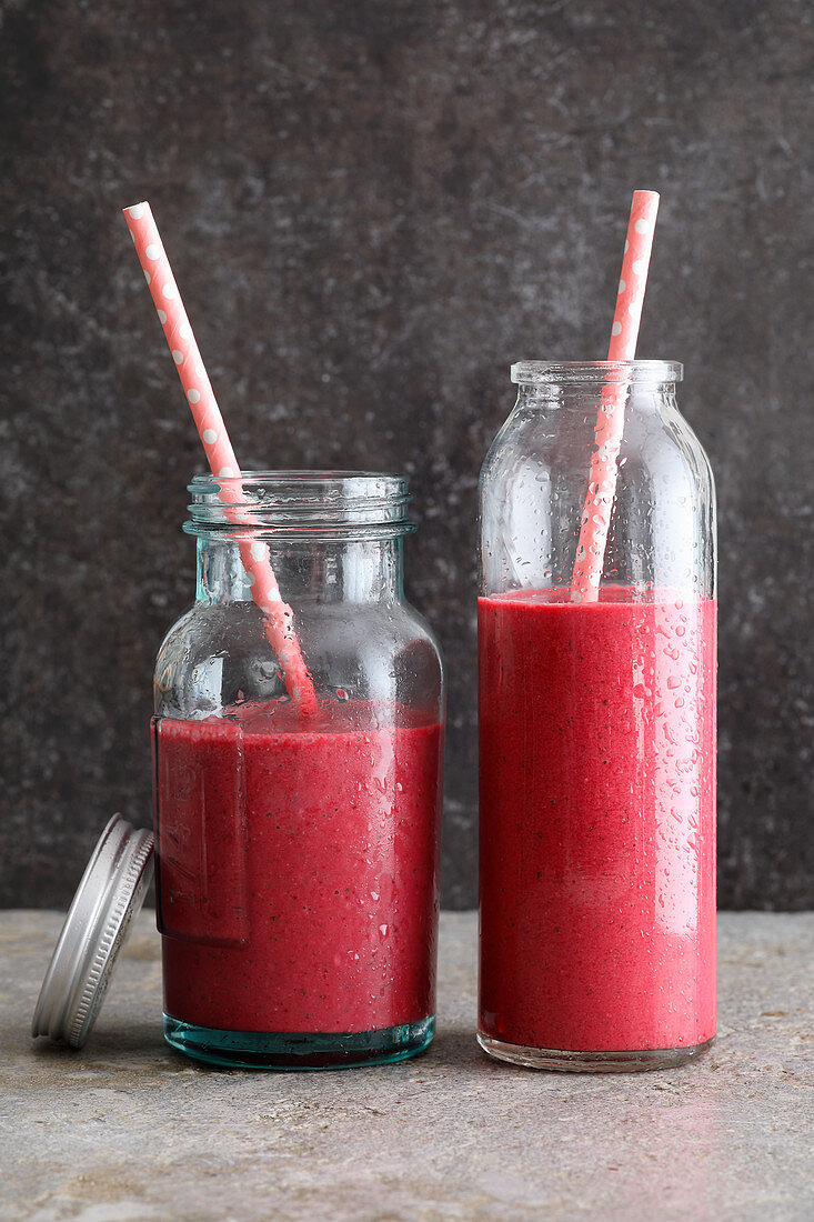 'Ruby Detox' made with rhubarb, beetroot and hemp seeds