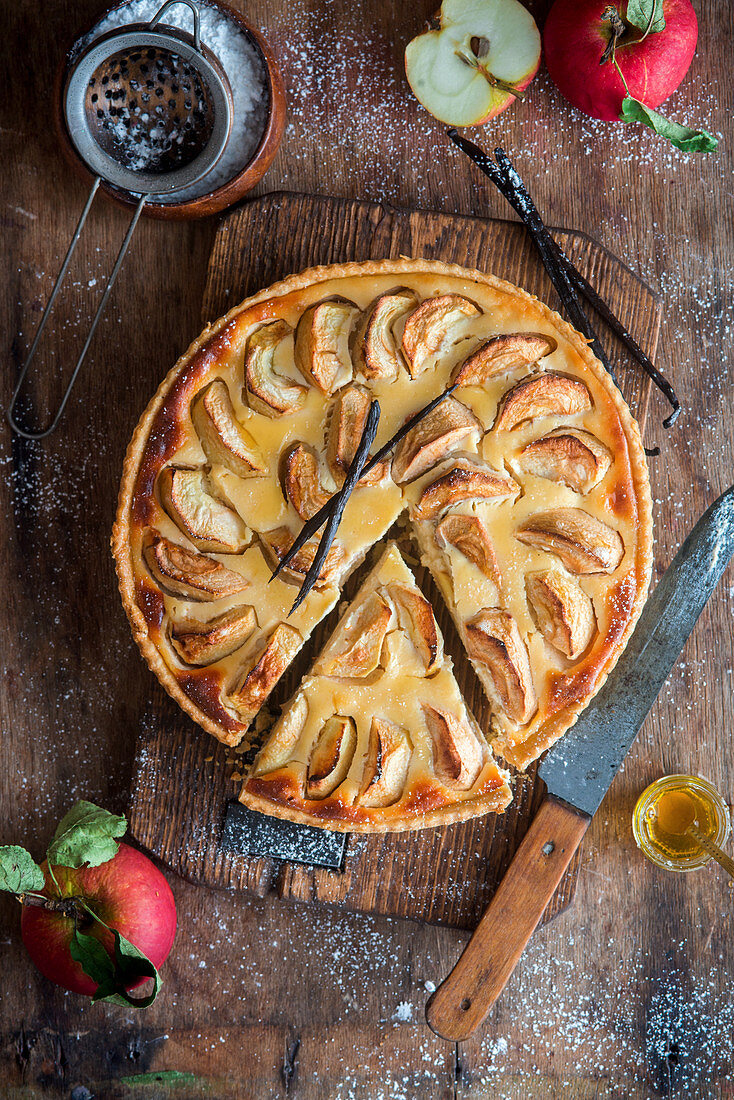 Apple pie with a honey vanilla coating