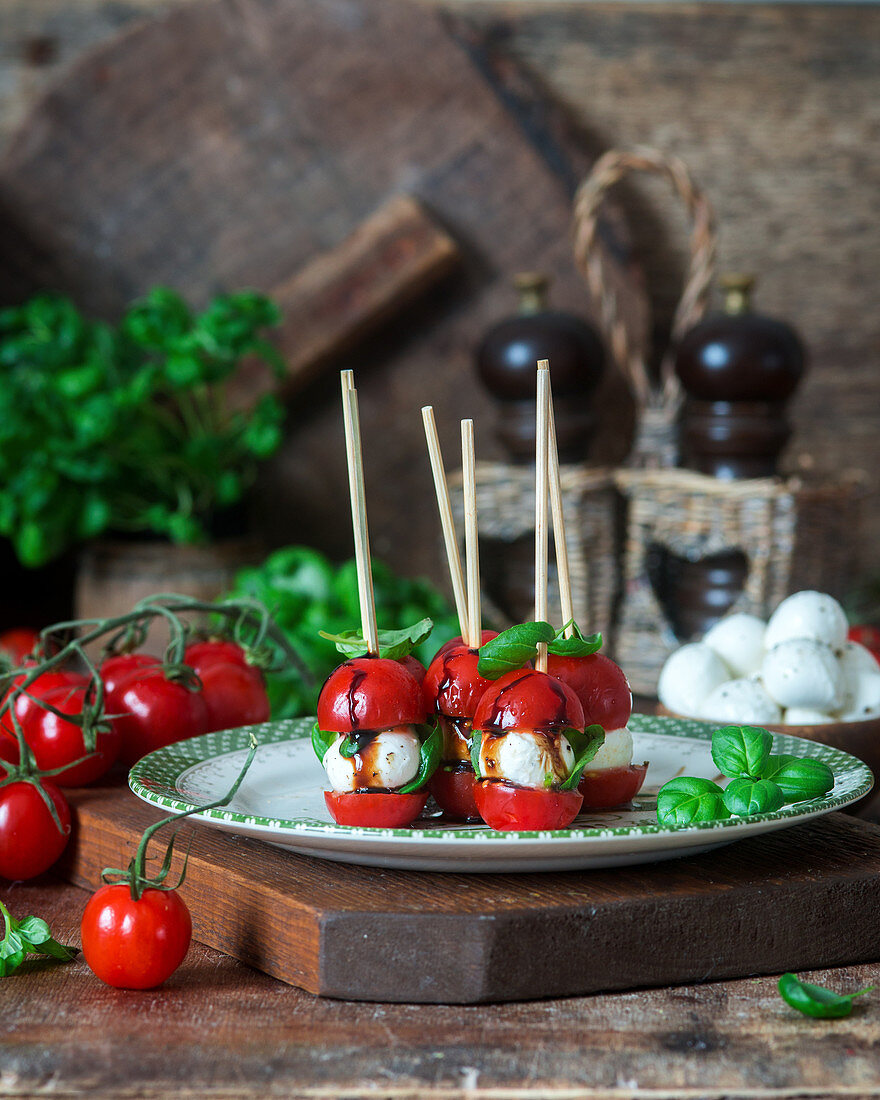 Tomatoes mozzarella skewers