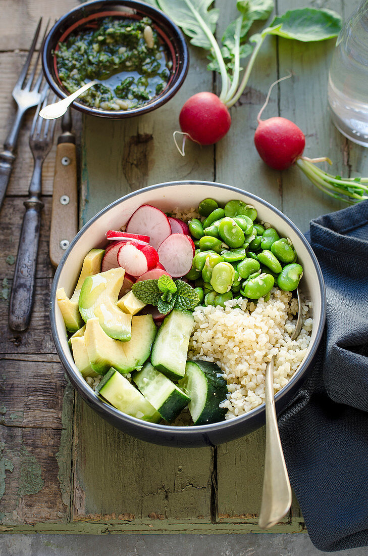 Buddha bowl with bulgur and vegetables