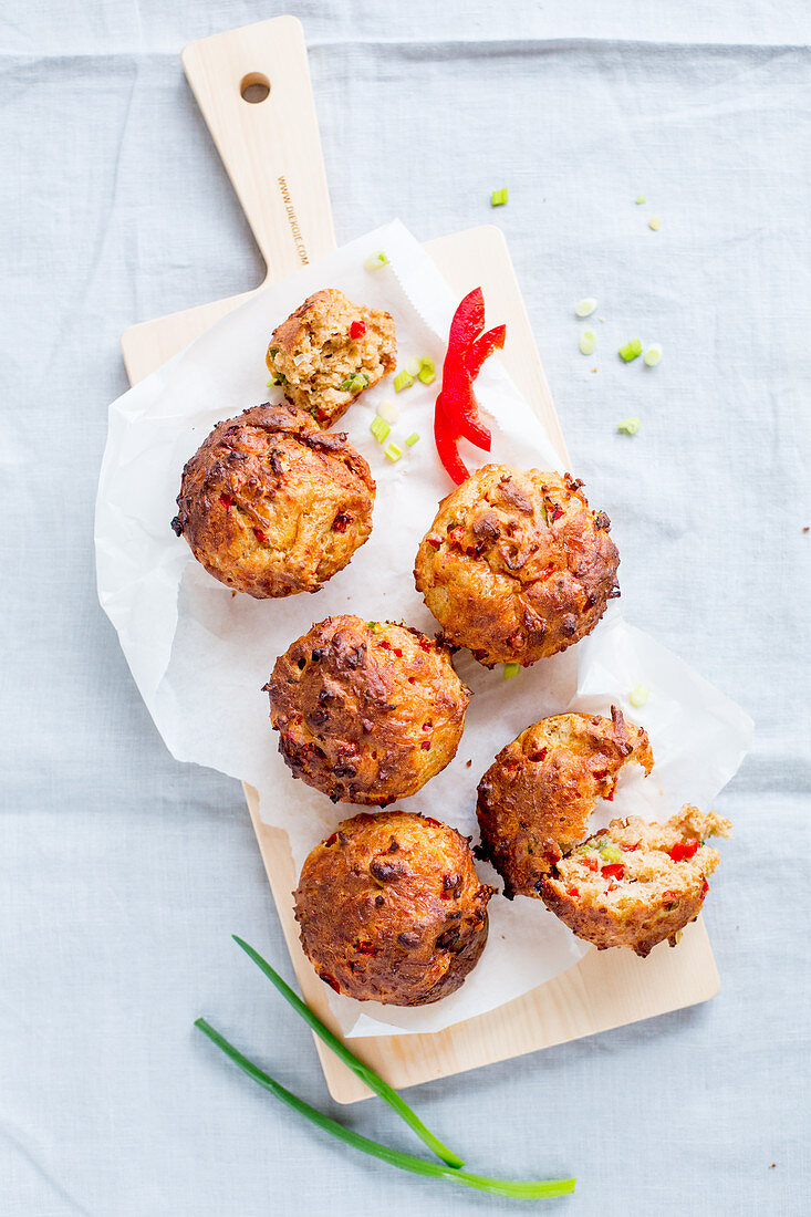 Spicy vegetable muffins with peppers and spring onions