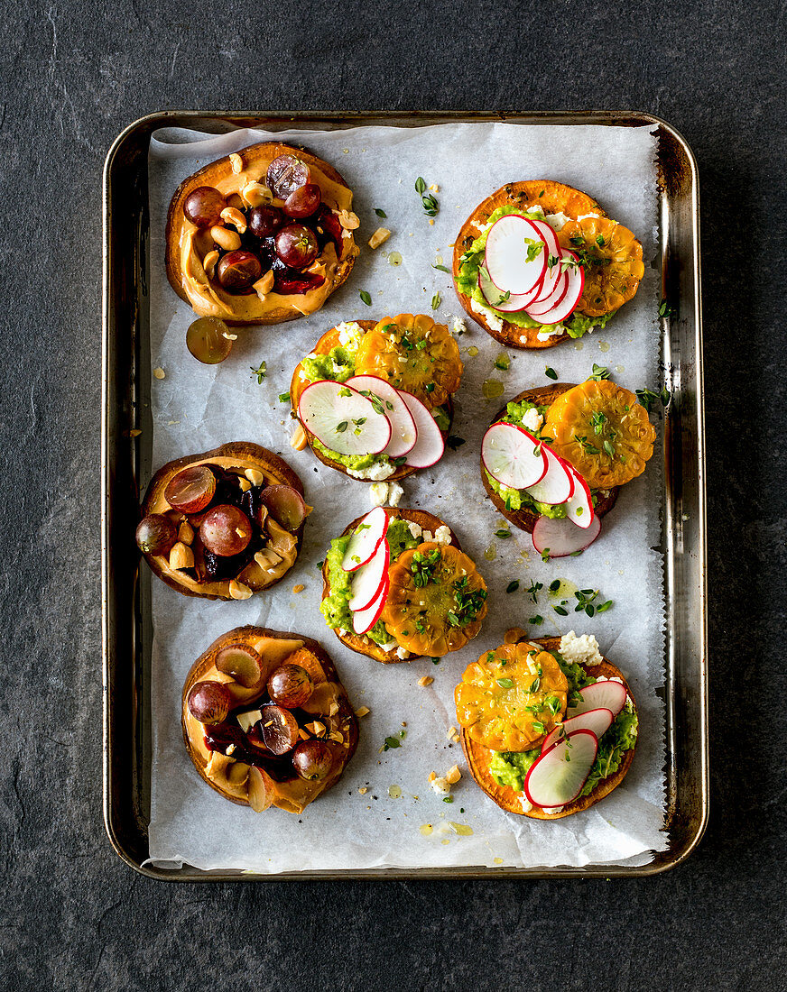 Bunte Süßkartoffeltoasts