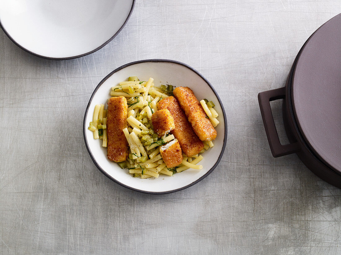 Fish fingers and apple pasta (one pot pasta)