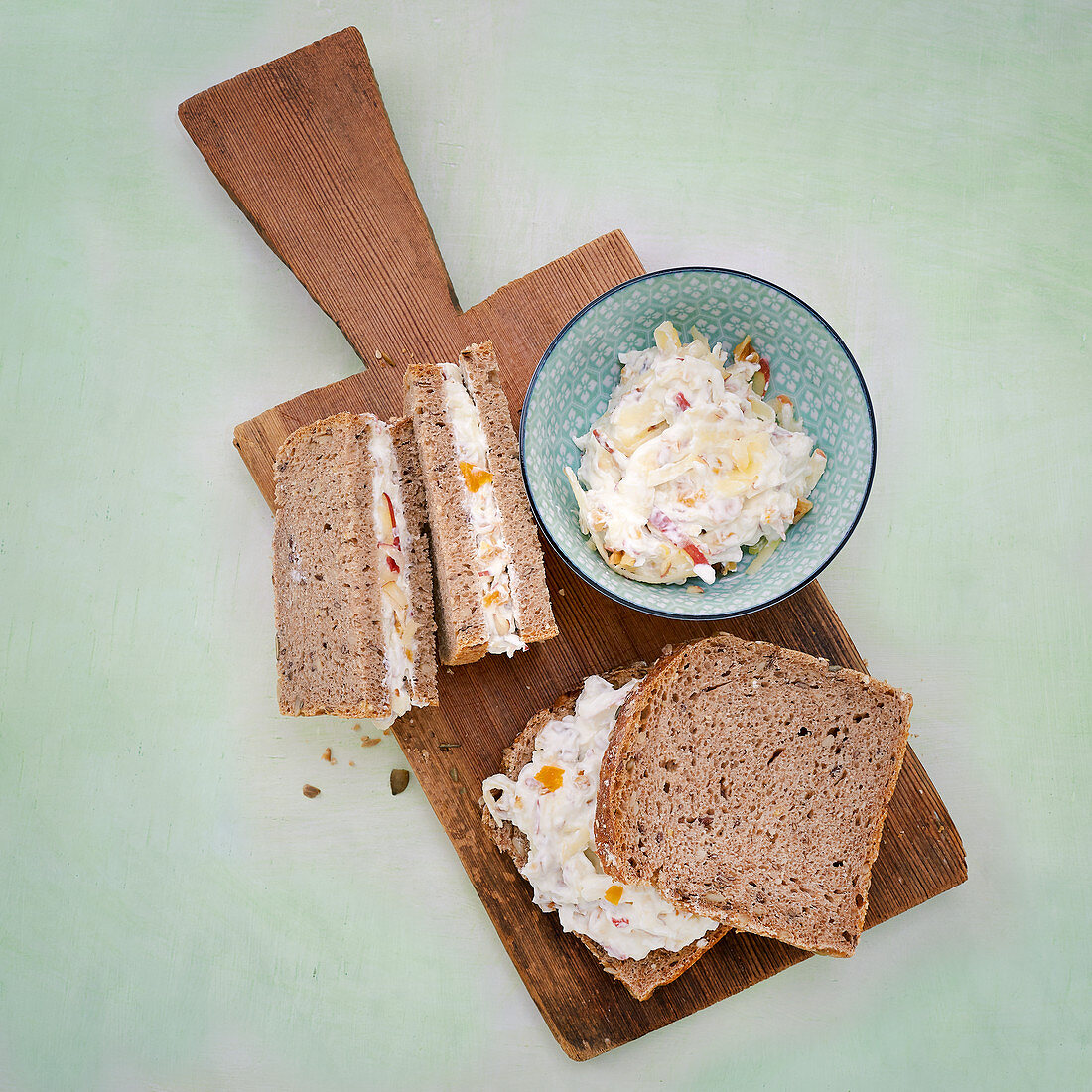 Wholemeal bread with apricot and walnut quark