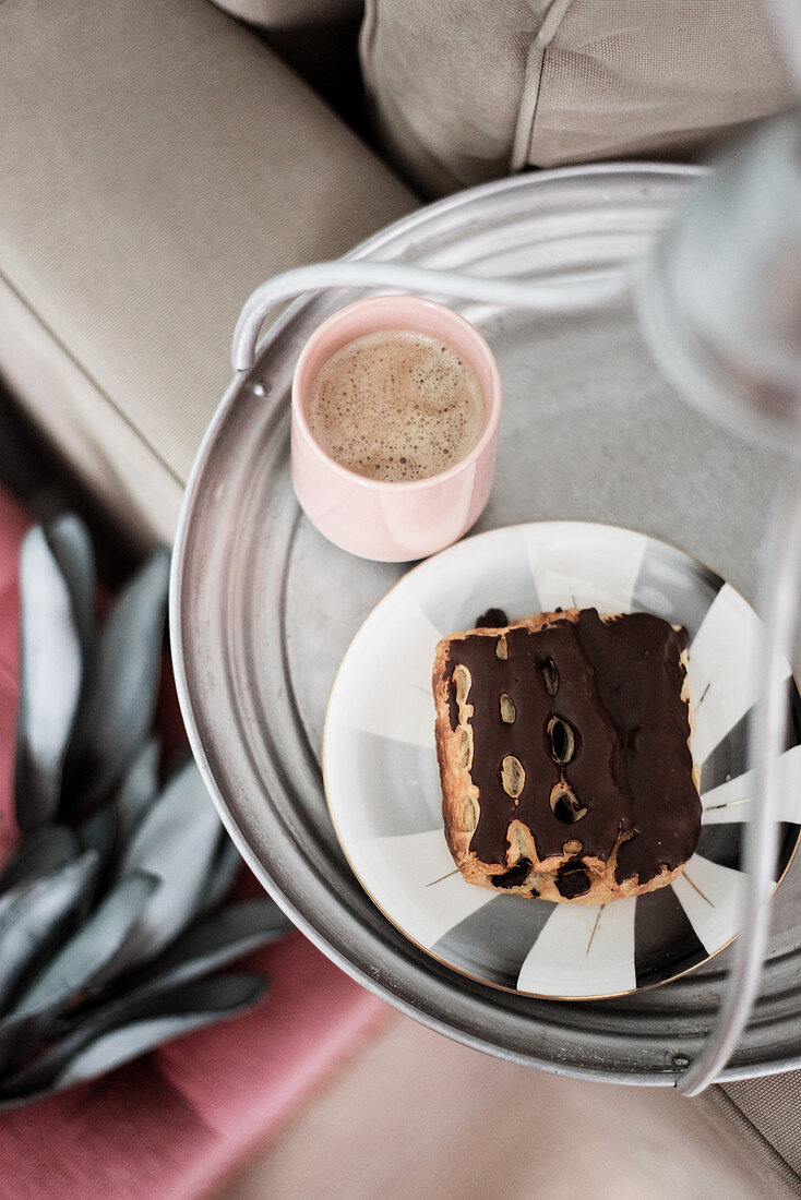 Schokoladenkuchen und Kaffee