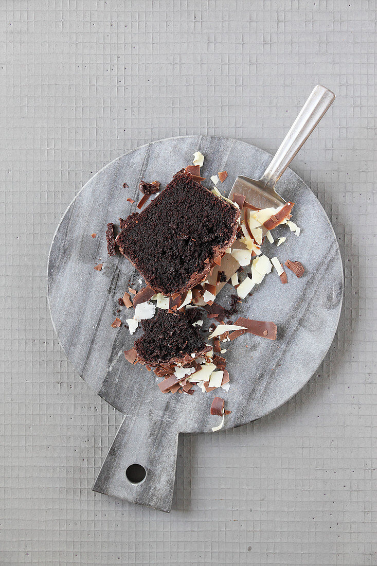 Gelbe-Bete-Kuchen mit Schokoflocken