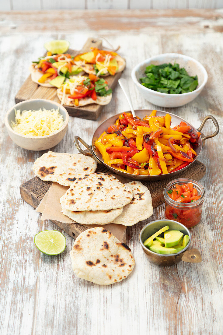 Vegetarische Fajita mit hausgemachten Tortillas