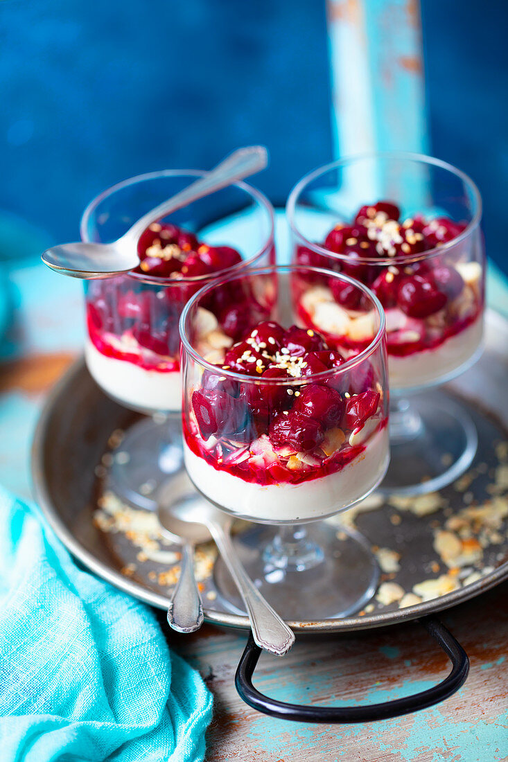 Tahini and yogurt mousse with cherries