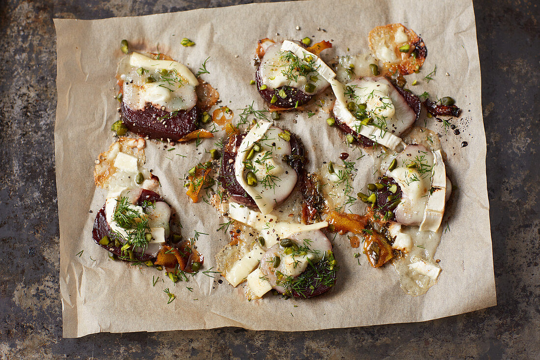 Beetroot fritters with goat's cheese