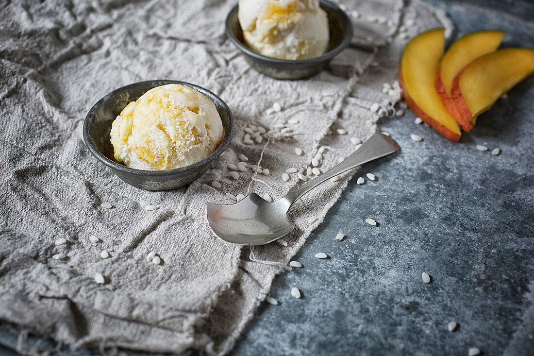 Mango glutinous rice ice cream (Thailand)