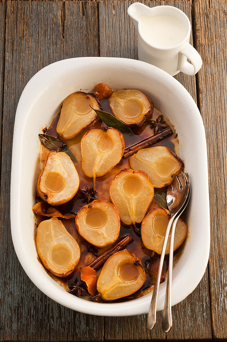 Pears roasted with honey and warm spices