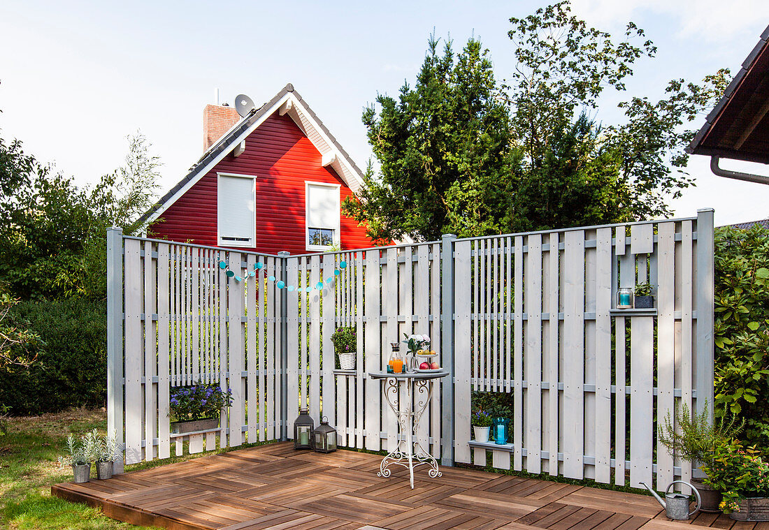 DIY screen on terrace