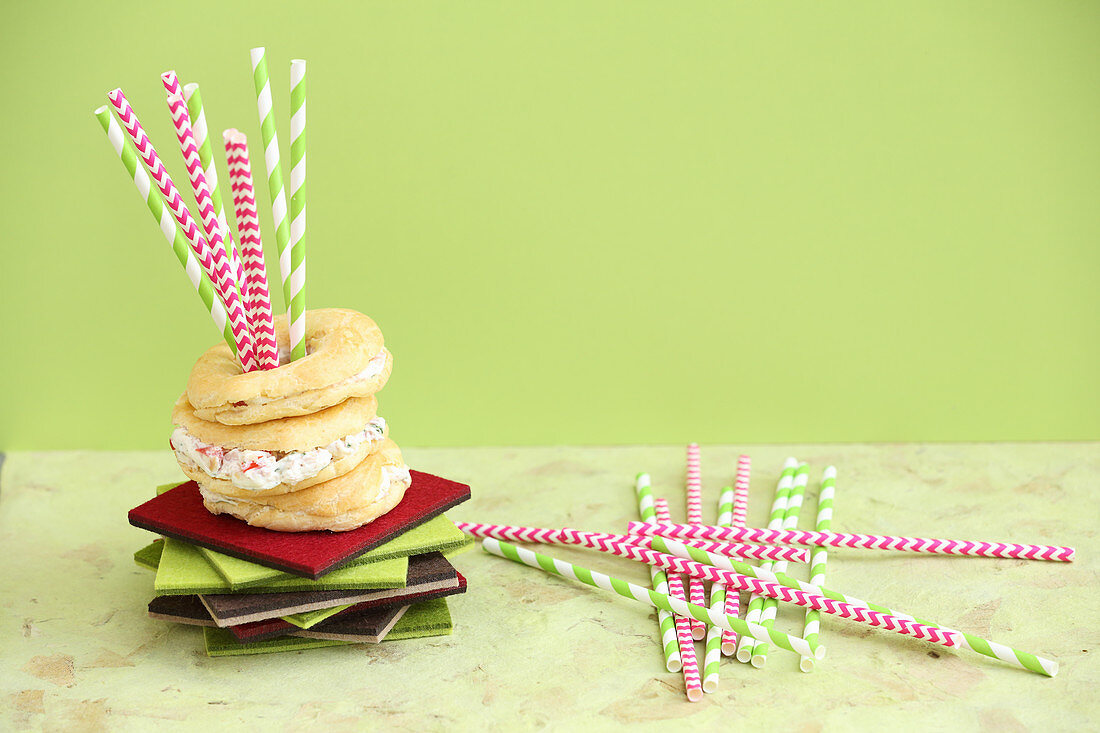 Choux pastry rings with ricotta cream