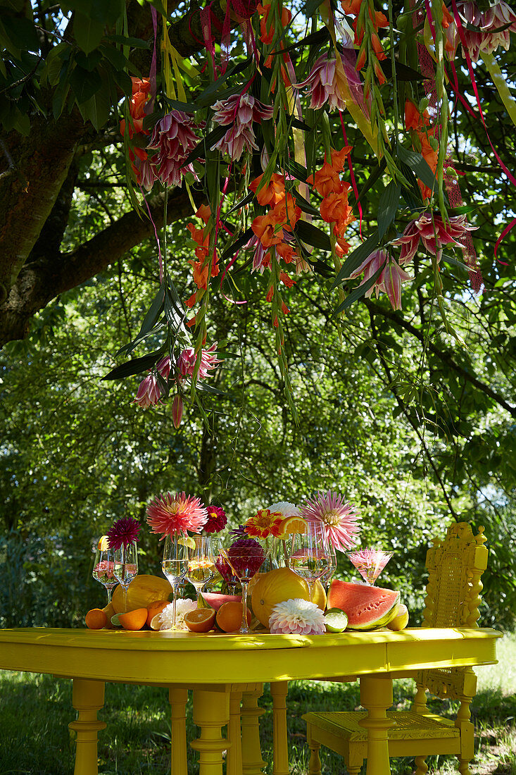 Table with dahlias