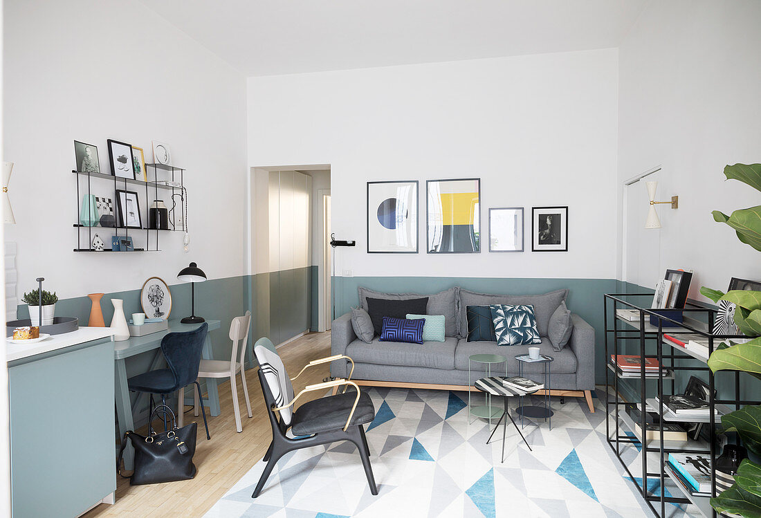 Moderne Wohnung in Blautönen mit grafischen Mustern