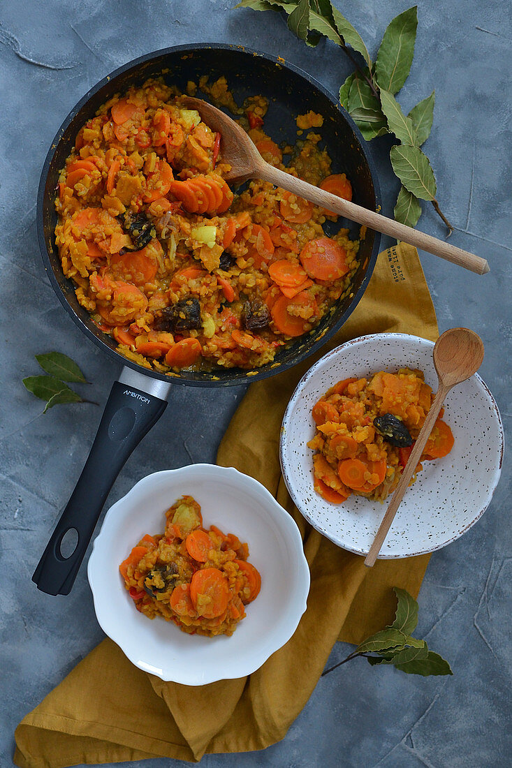 Quinoa-Linsen-Eintopf mit Karotten