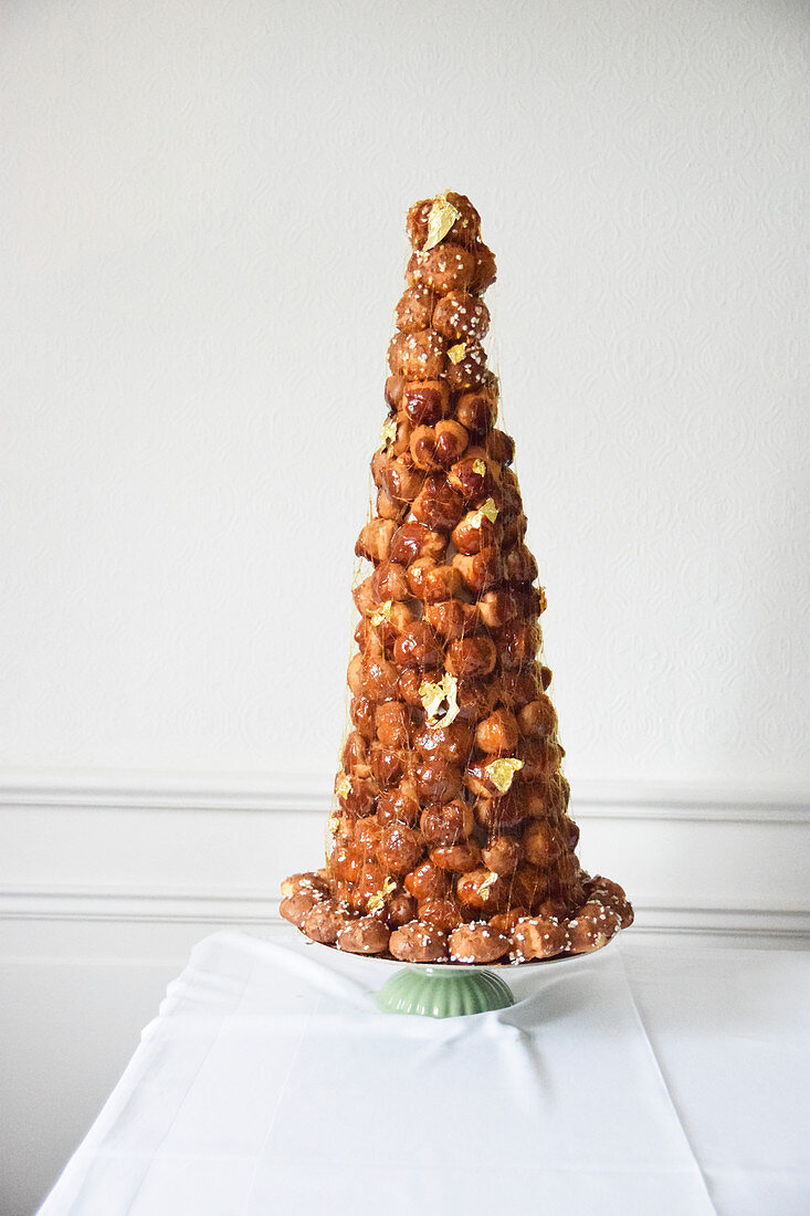 Croquembouche (Windbeuteltorte, Frankreich)