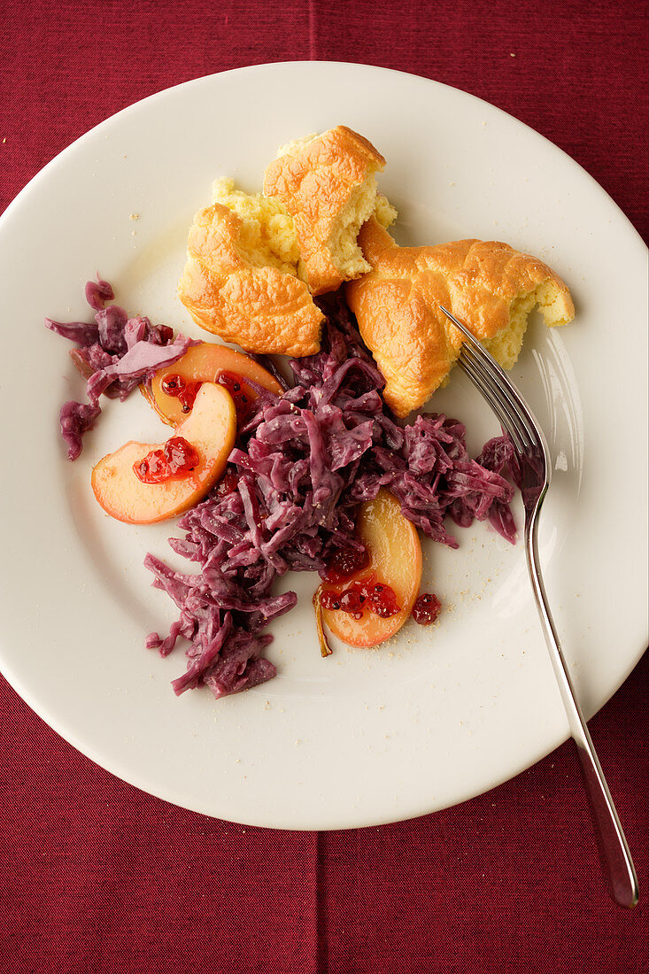 Ingwer-Rotkohl mit Apfel und Preiselbeeren