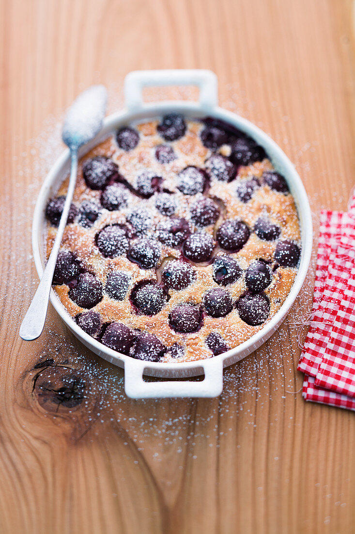 Clafoutis with icing sugar