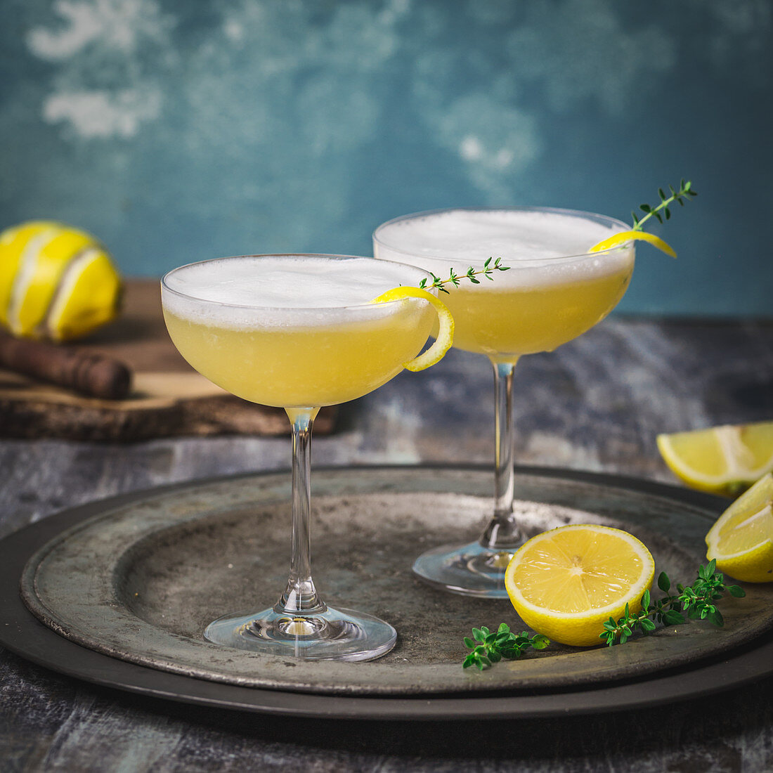 Whisky Sour with Thyme and Lemons