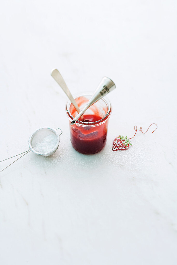 Marmelade und Utensilien für Berliner