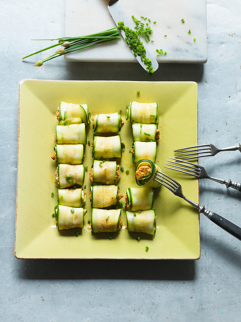 Courgette rolls filled with tomatoes and cream cheese