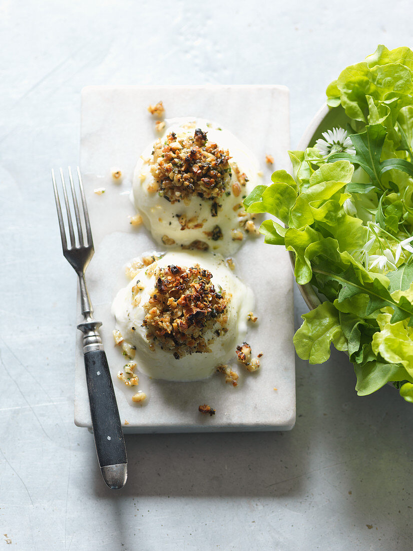 Überbackener Ziegenkäse