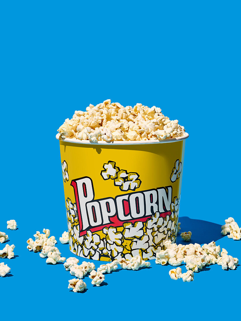 Popcorn in einem Pappeimer