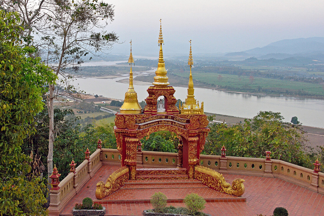 Wat Prathat Pha Ngao
