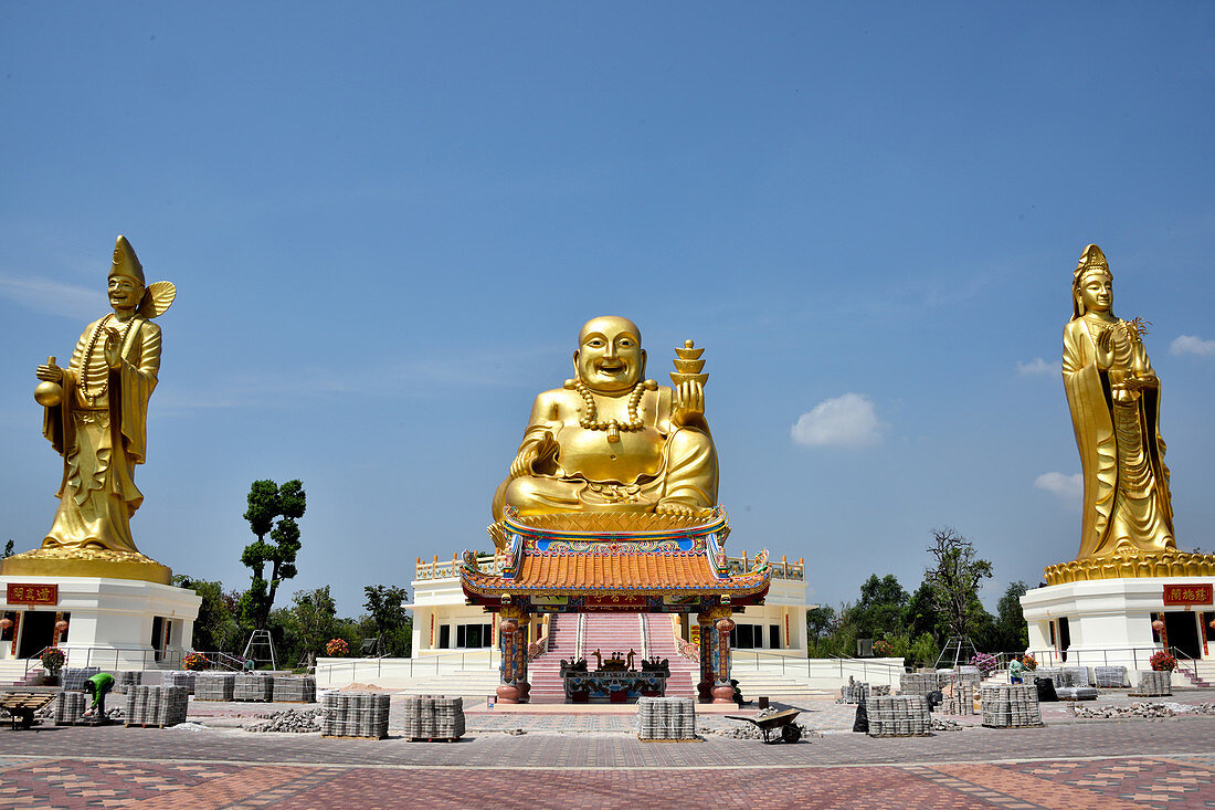 The Golden Statues in Chachoengsa