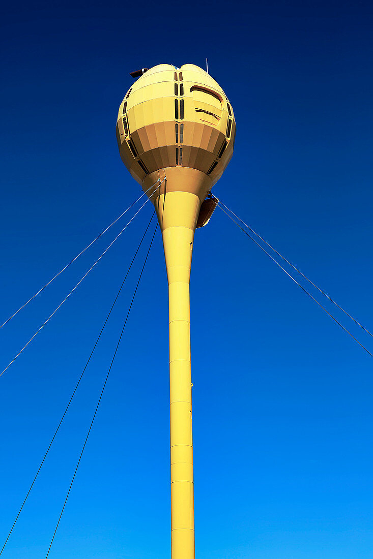 Heliostat receiver tower