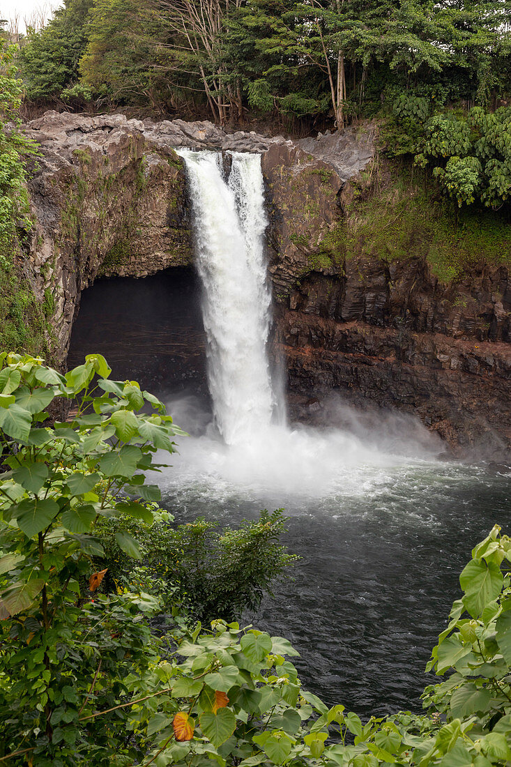 Rainbow Falls, Hawaii