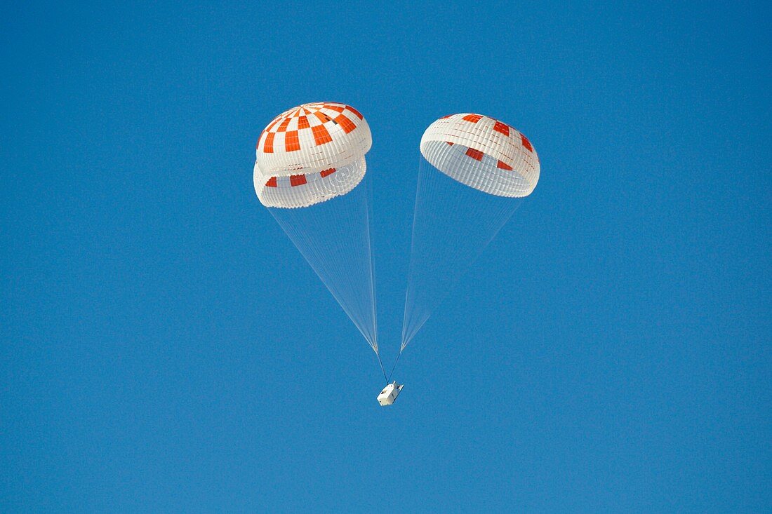 Parachute test for Crew Dragon spacecraft, 2018