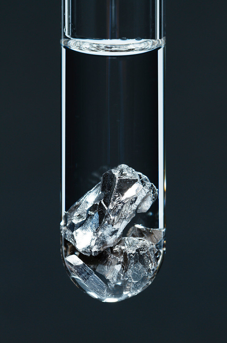 Bismuth in hydrochloric acid
