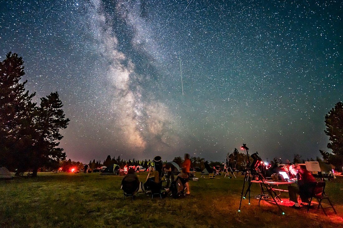 Perseid Meteor and Observers at Star Party